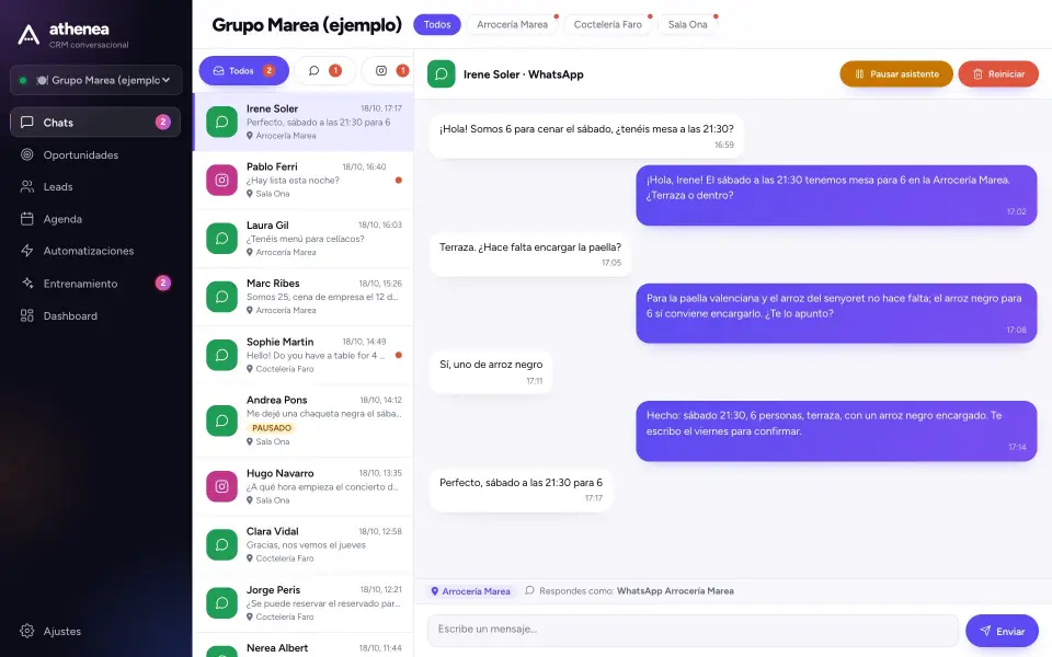 Conversación de WhatsApp en la que el asistente apunta una reserva de 6 personas en terraza